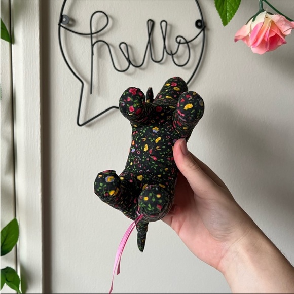 VS PINK Dog - Picture 7 of 9